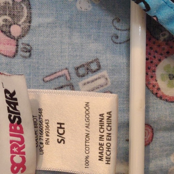 SCRUBSTAR‎ women's small ladybug scrub 2 pocket top - Picture 3 of 4